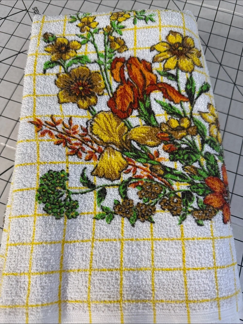 Vintage 1970s Terry Cloth Tablecloth 66 x 46 Harvest Floral Yellow Grid Cottage